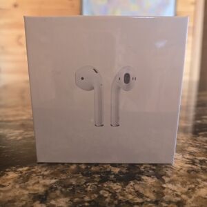 Apple AirPods in Classic White